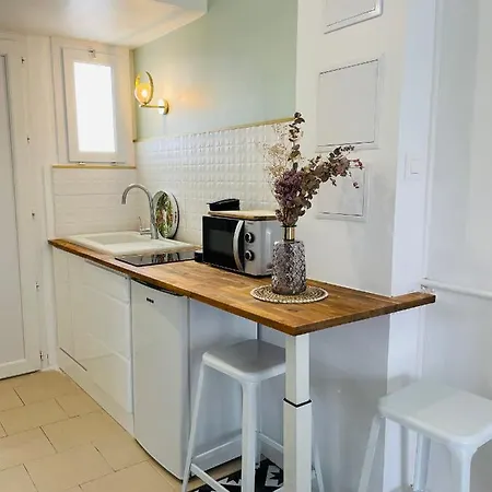 Apartment Centre *